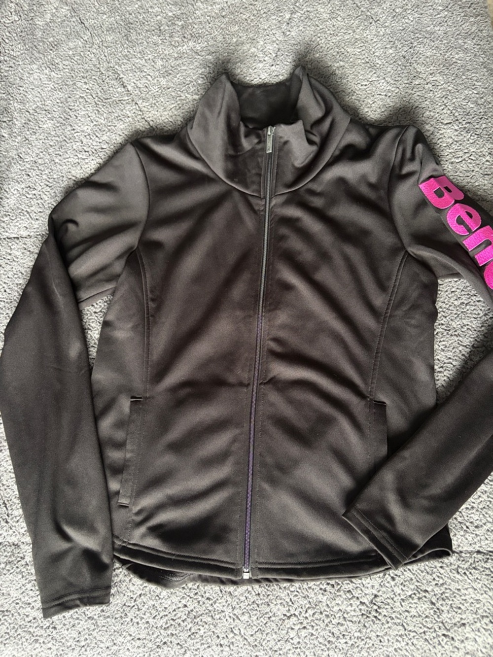 Bench Women's Black Zip-Up Jacket with Pink Sleeve Logo